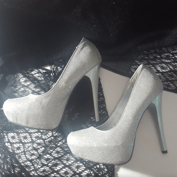 SHI silver 5" HEELS - Picture 5 of 6